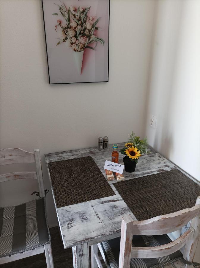 Demy'S Studio Apartment Acharavi  Luaran gambar