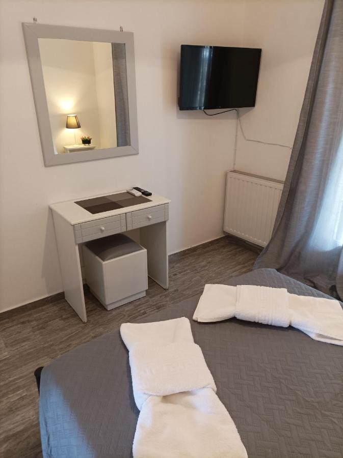 Demy'S Studio Apartment Acharavi  Luaran gambar