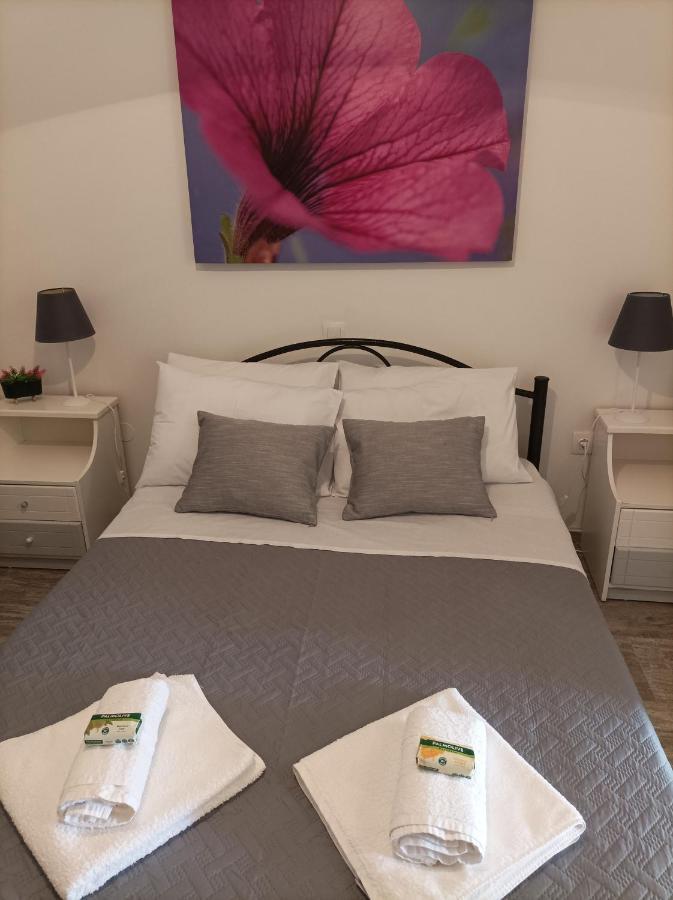 Demy'S Studio Apartment Acharavi  Luaran gambar